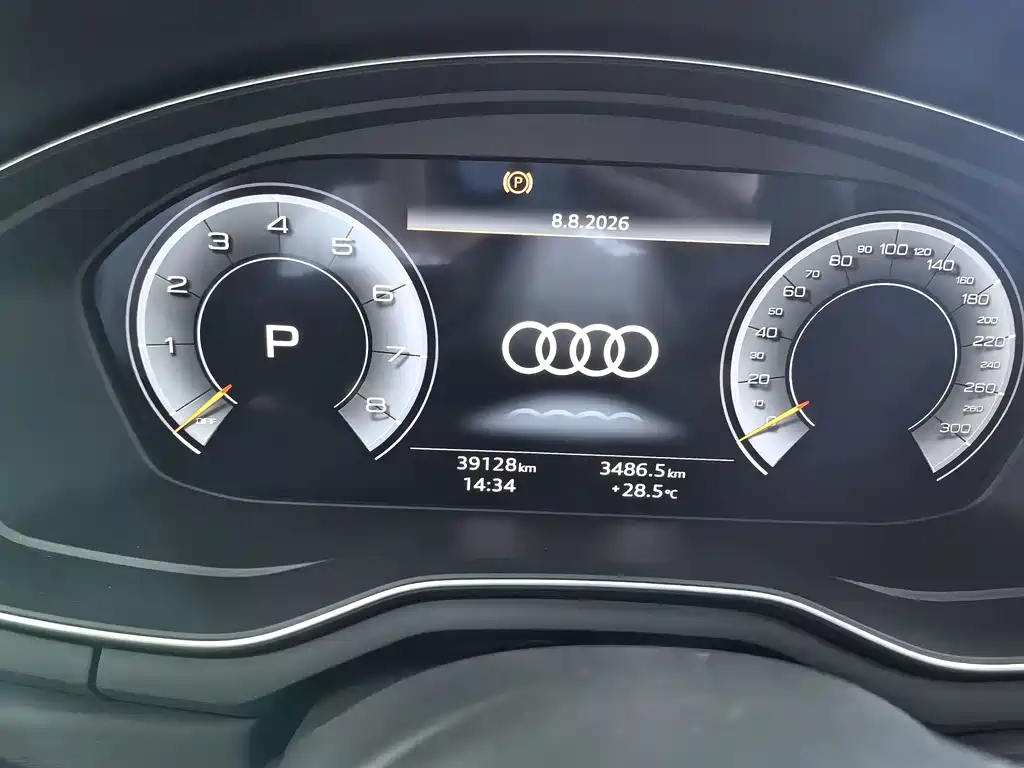 Audi A4L 2024 — фото 10