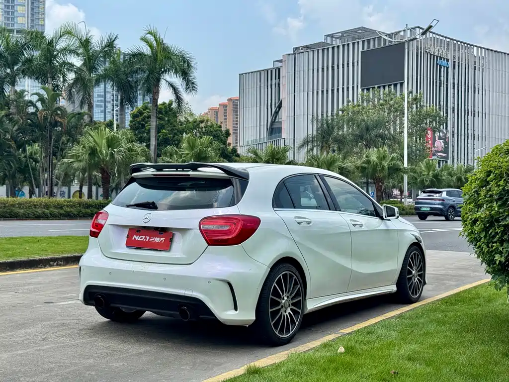 Mercedes-Benz A-Class 2015 — фото 9