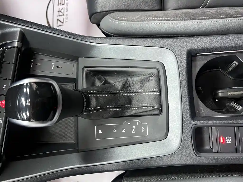 Audi Q3 Sportback 2022 — фото 22