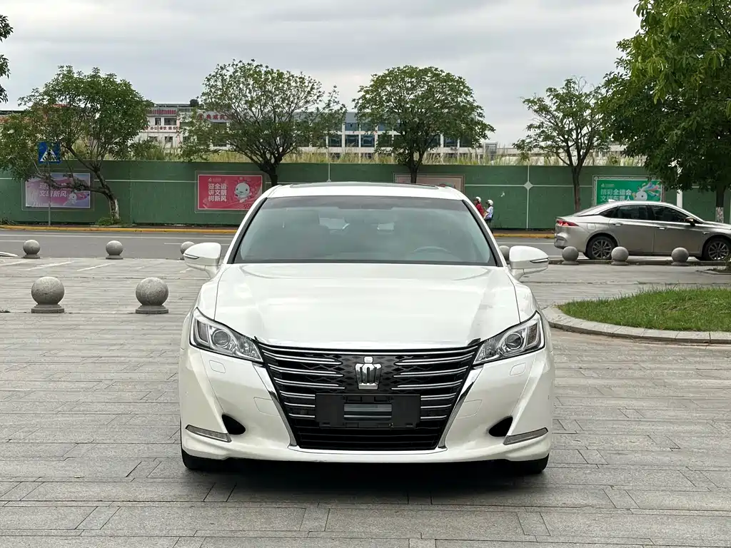 Toyota Crown 2017 — фото 2