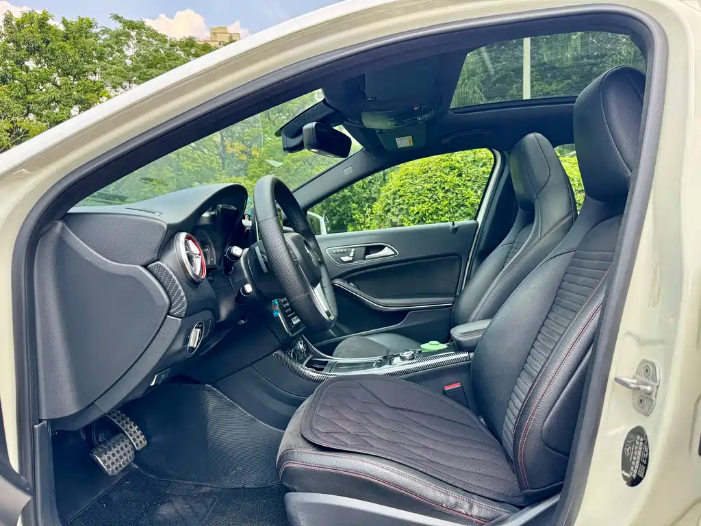 Mercedes-Benz A-Class 2015 — фото 11