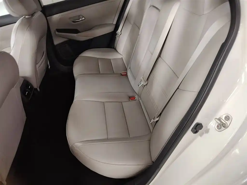 Nissan Sylphy 2019 — фото 17