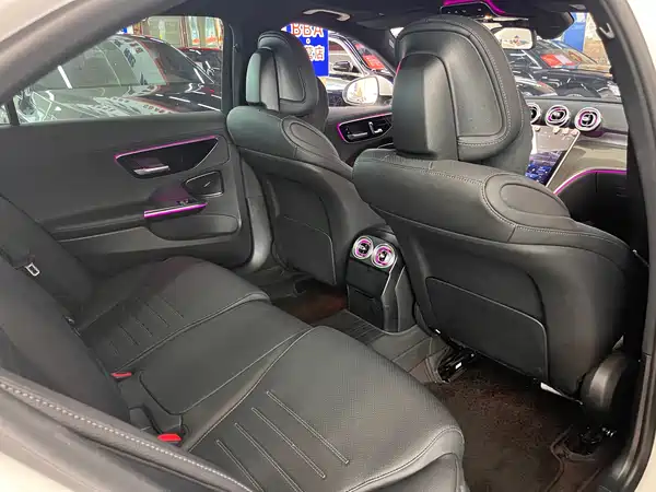 Mercedes-Benz C-Class 2024