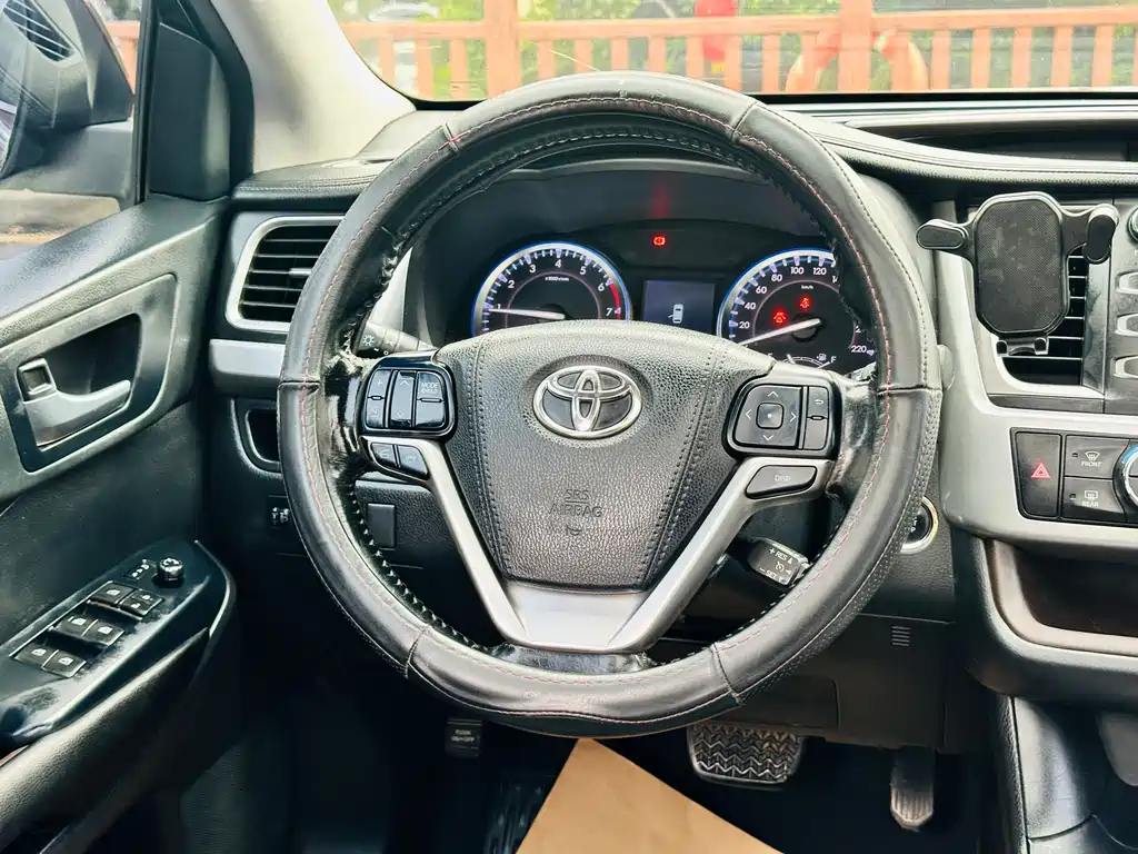 Toyota Highlander 2016 — фото 26