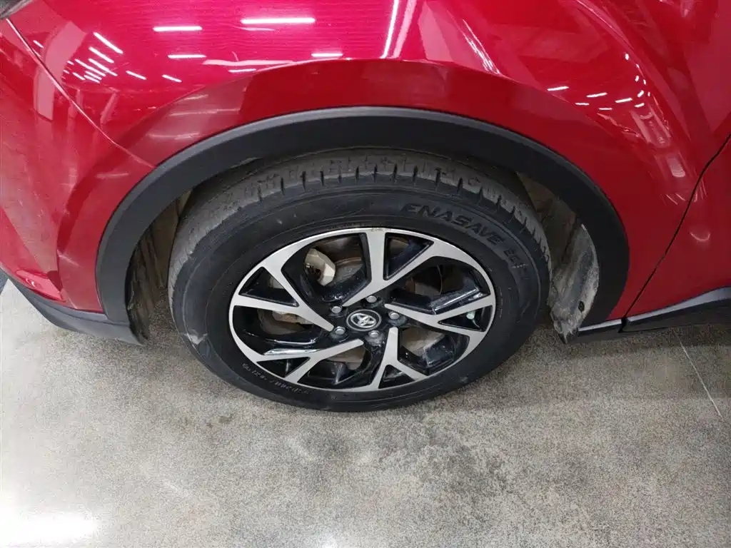 Toyota C-HR 2020 — фото 25