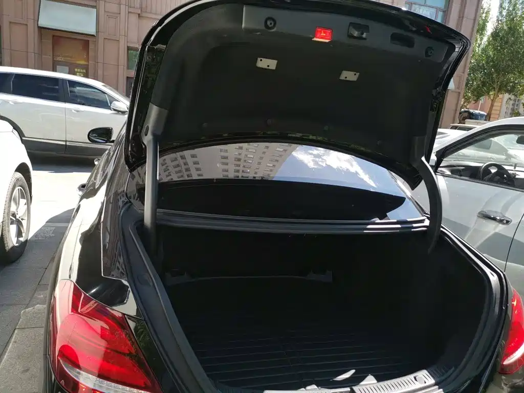 Mercedes-Benz E-Class 2018