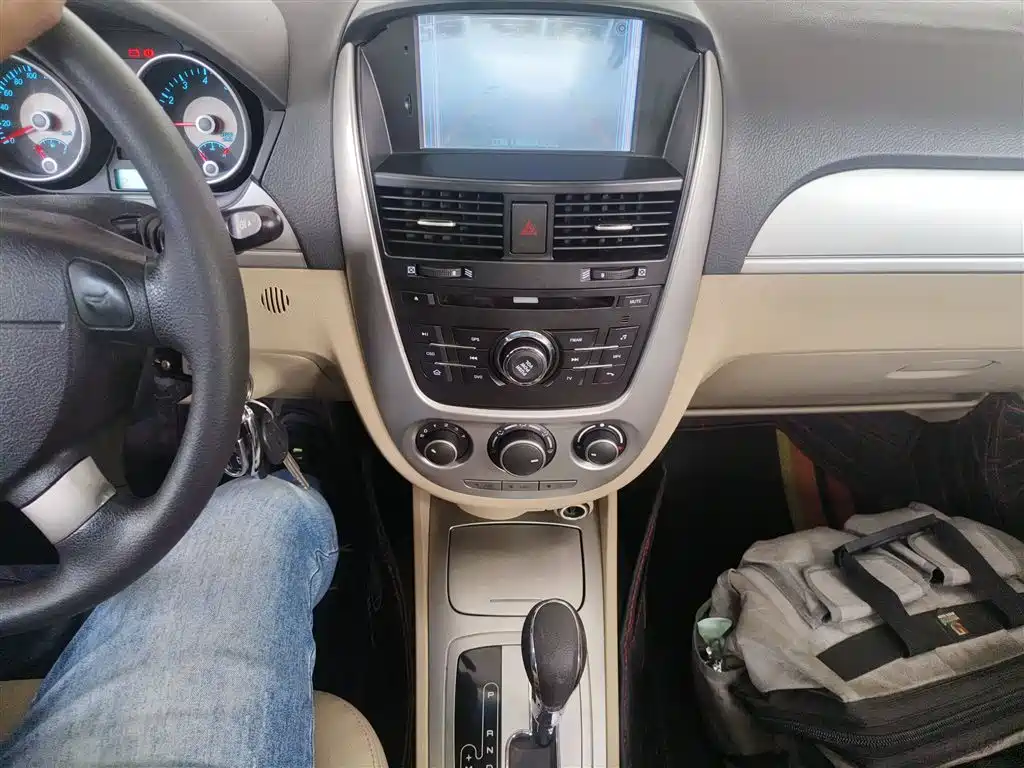 Buick Excelle 2014 — фото 14