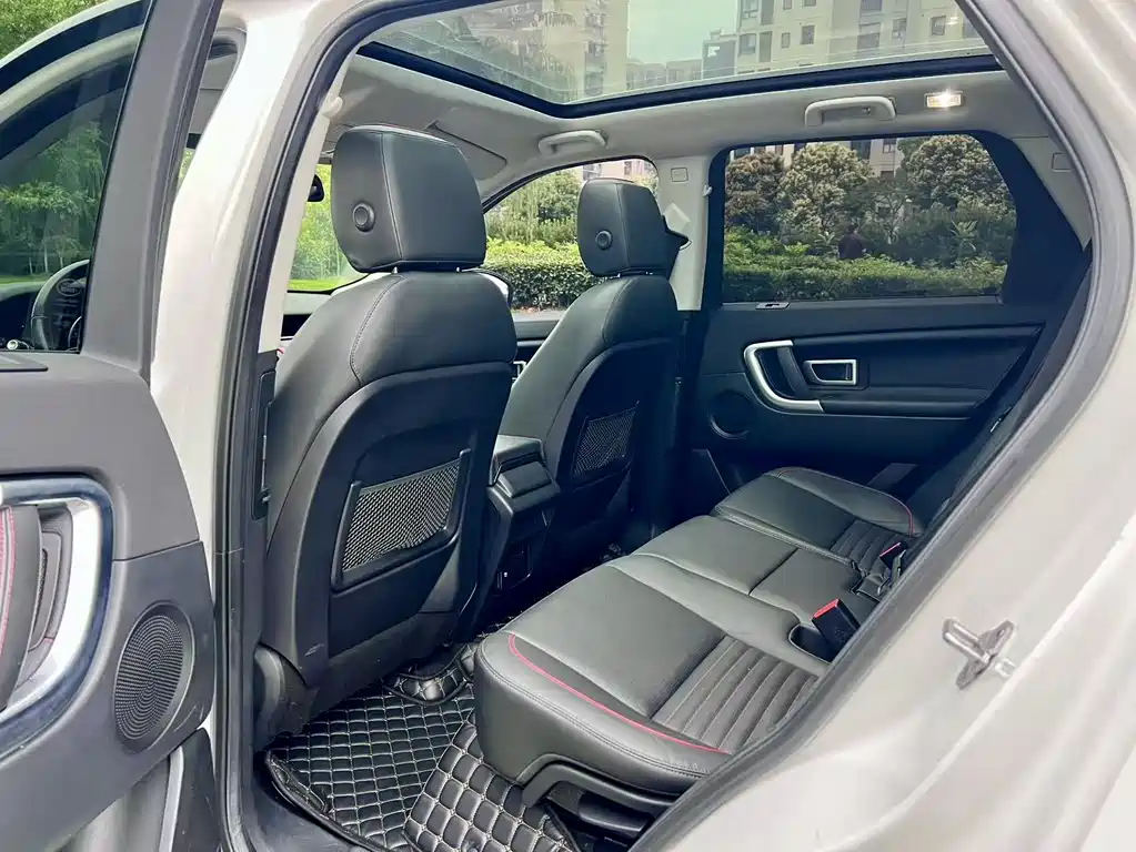Land Rover Discovery Sport 2018 — фото 12