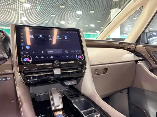 Toyota Vellfire 2023
