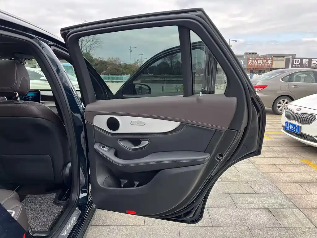 Mercedes-Benz GLC 2020 — фото 20