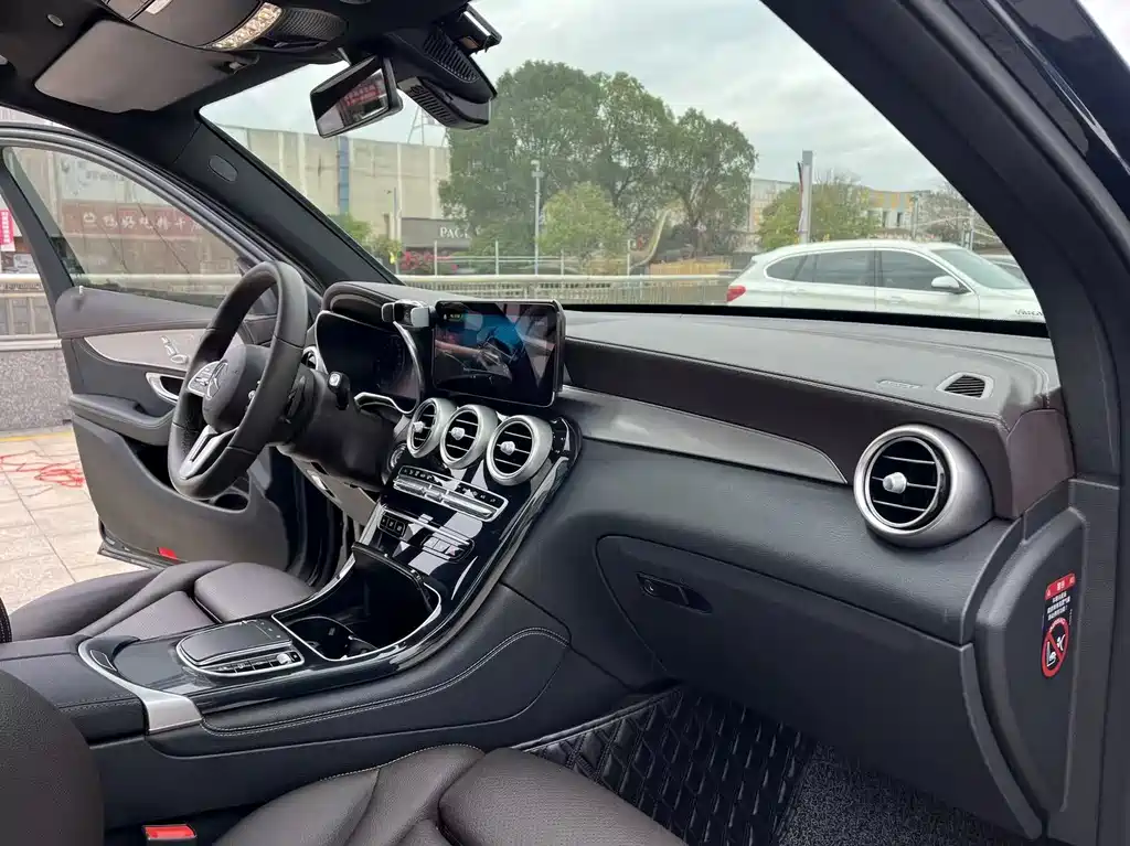 Mercedes-Benz GLC 2020 — фото 29