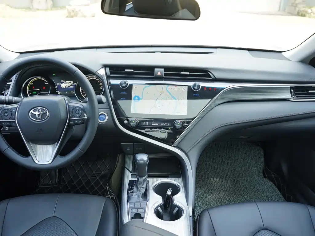 Toyota Camry 2020 — фото 17