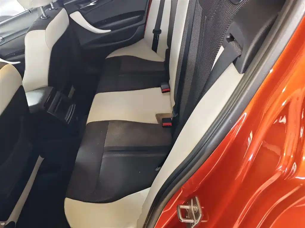 BMW 1 Series 2015 — фото 13