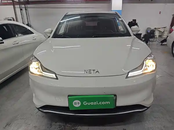 Neta V 2022