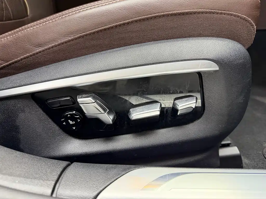 BMW 7 Series 2016 — фото 19