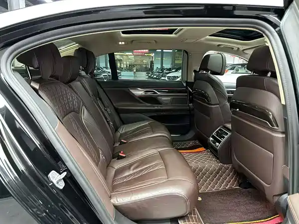 BMW 7 Series 2021