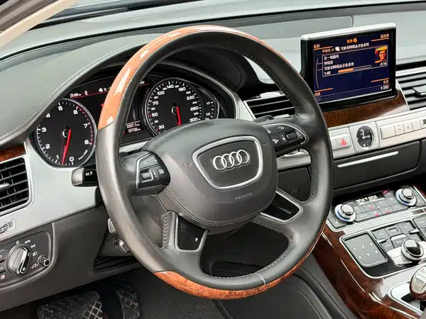 Audi A8 2013