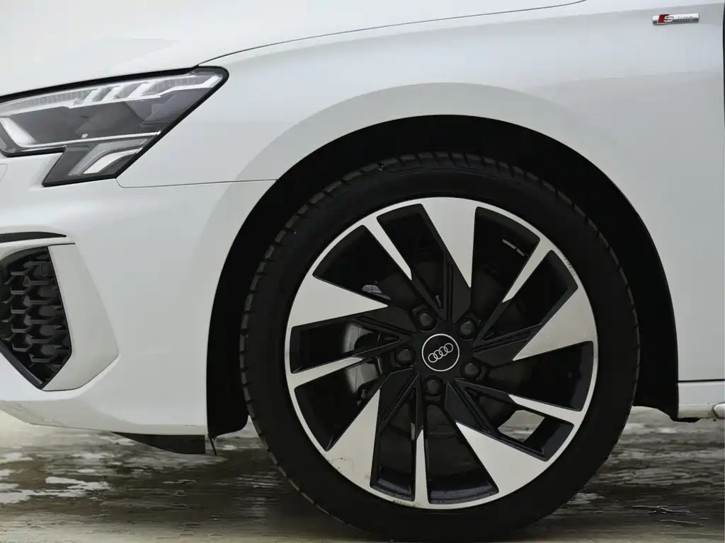 Audi A3 2024 — фото 12