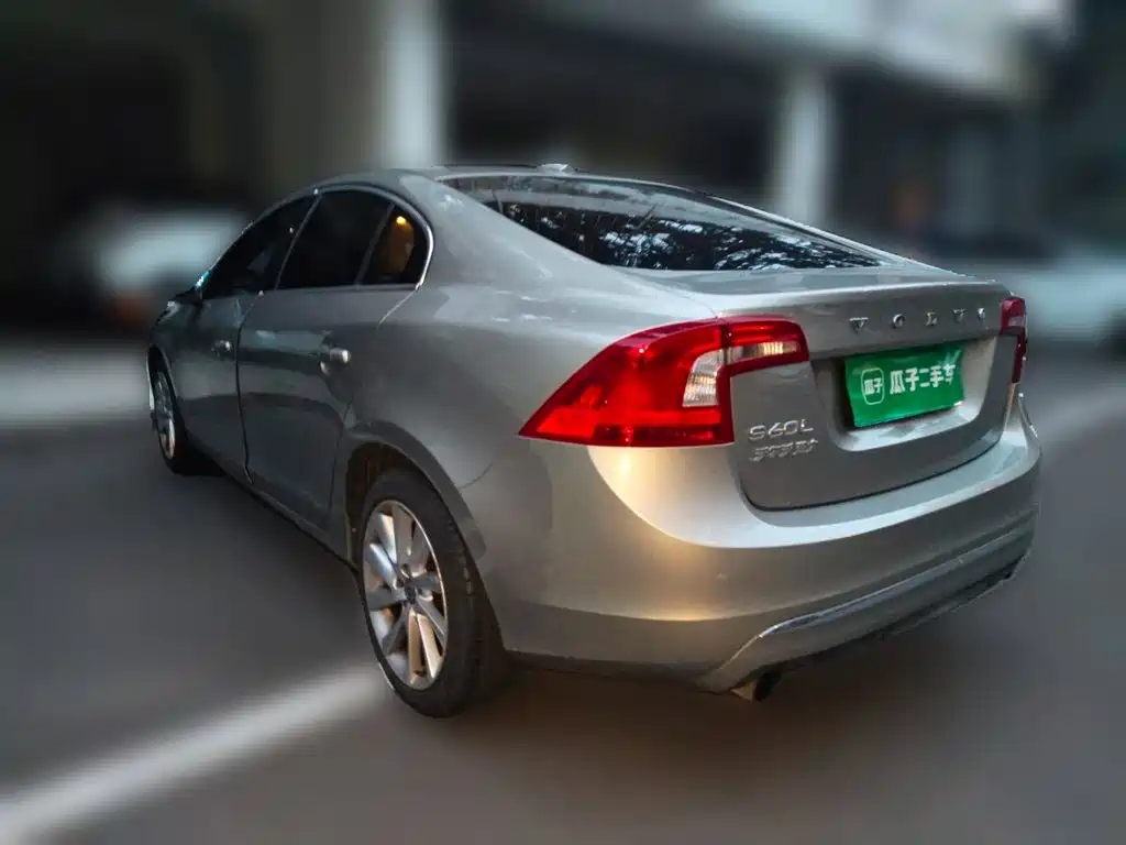 Volvo S60 2015 — фото 4
