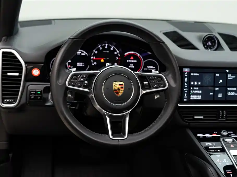 Porsche Cayenne 2018 — фото 12
