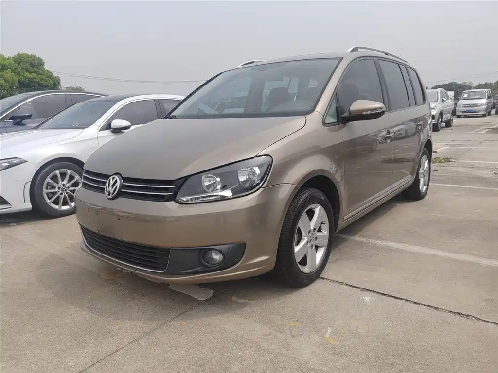 Volkswagen Touran 2016 — фото 1