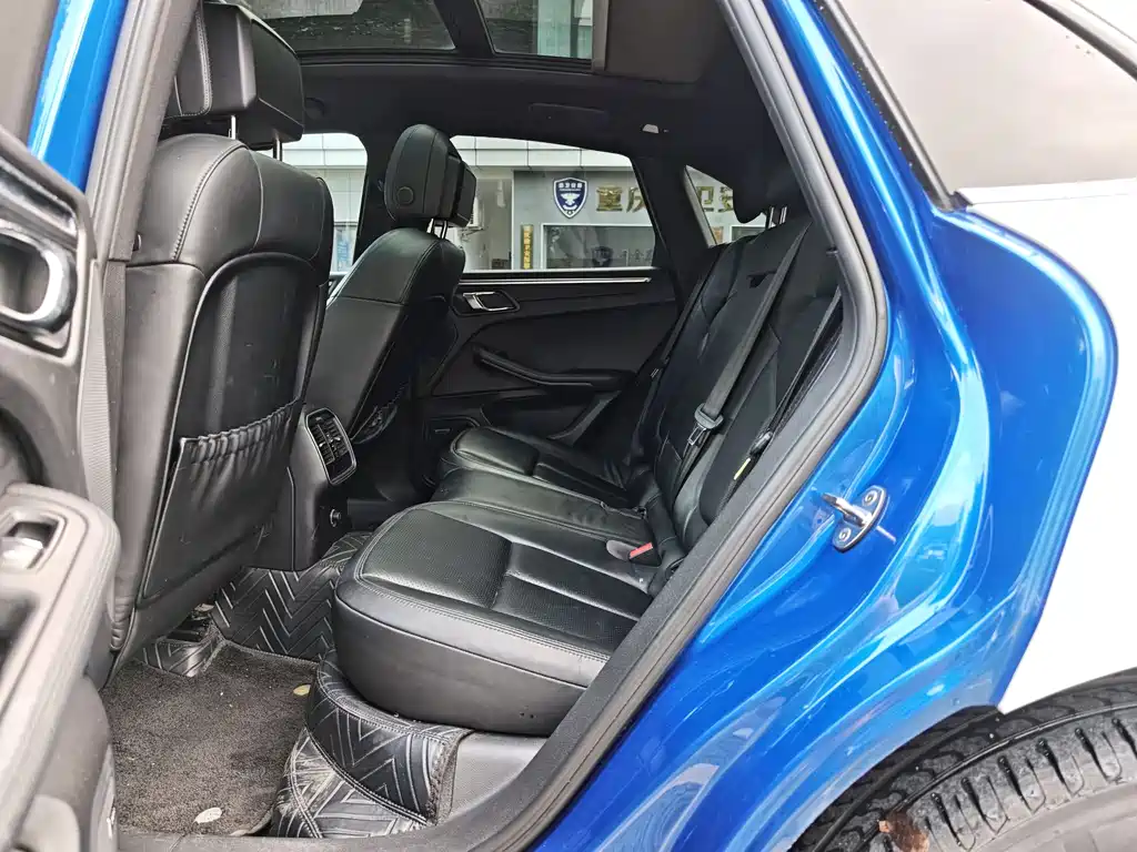 Porsche Macan 2016 — фото 11