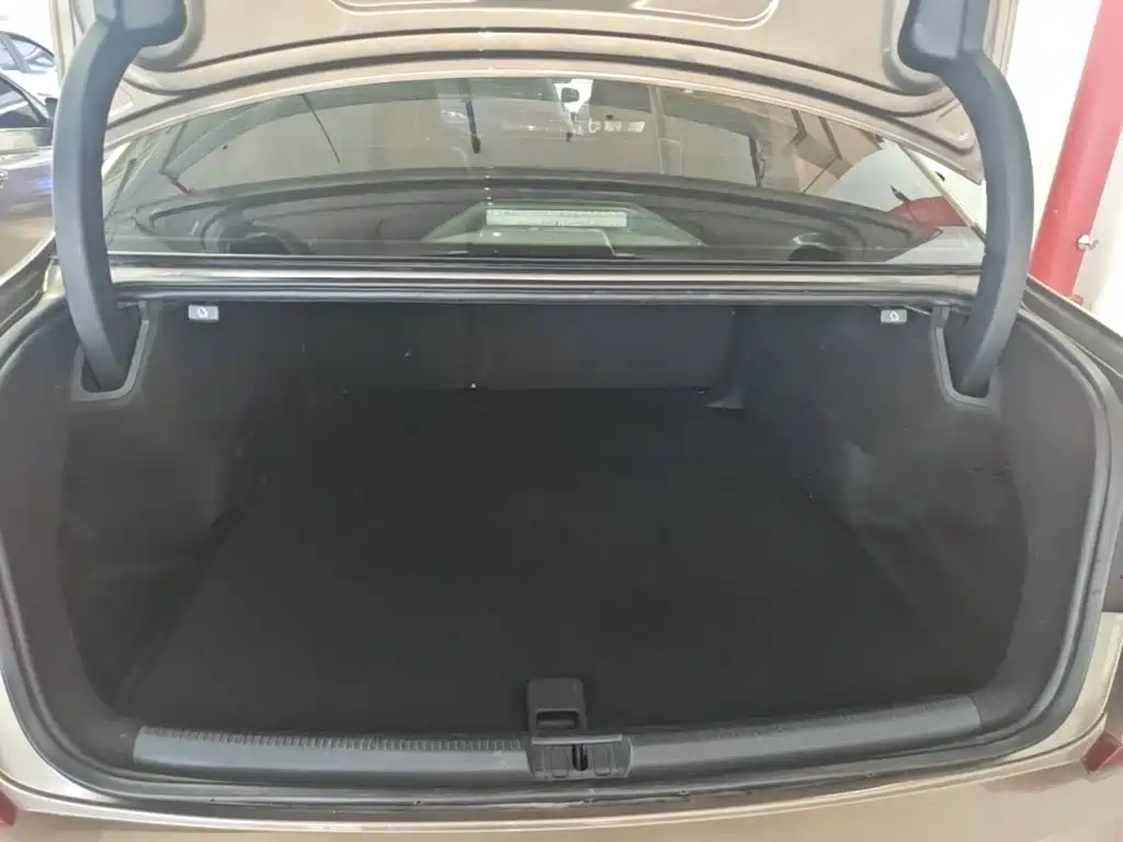 Volkswagen Passat 2016 — фото 19