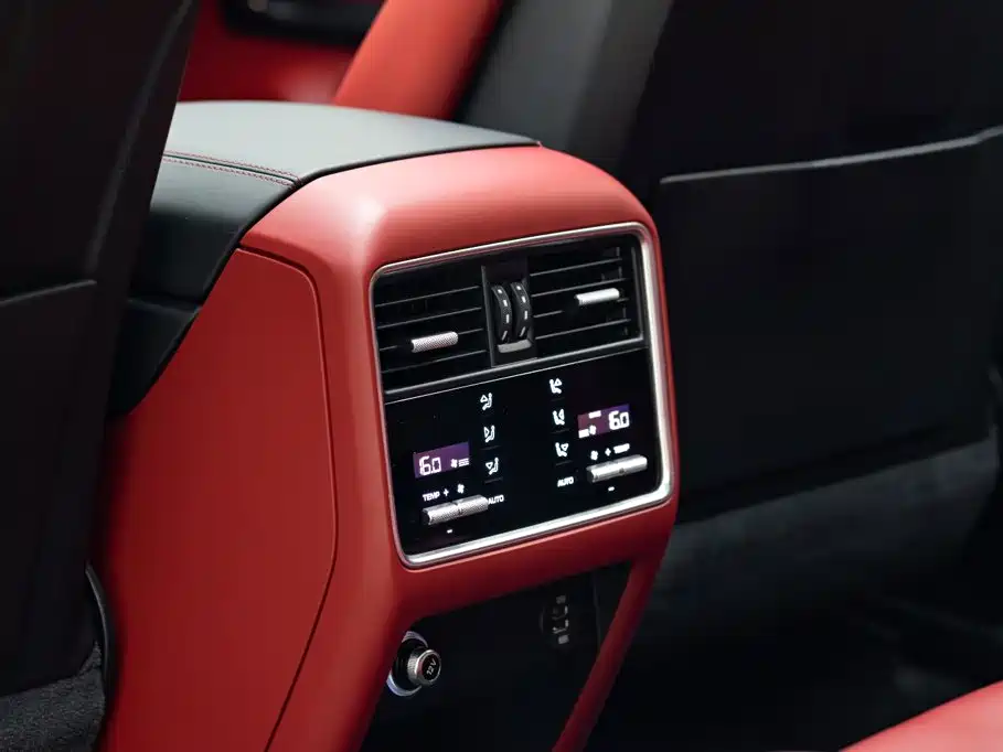 Porsche Cayenne 2018 — фото 12