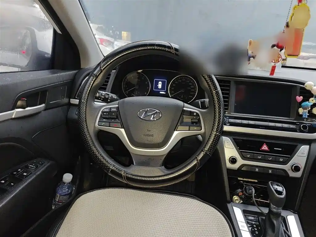 Hyundai Elantra 2018 — фото 3