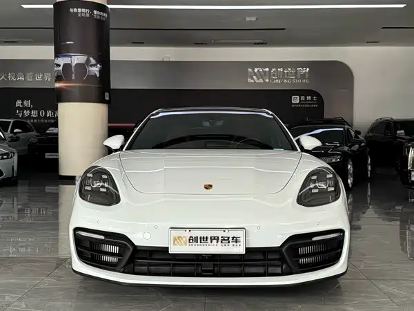 Porsche Panamera 2023