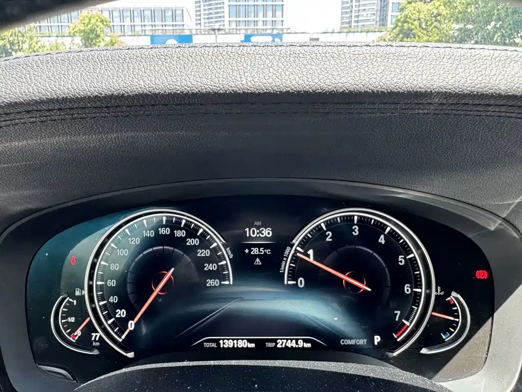 BMW 5 Series 2018 — фото 17