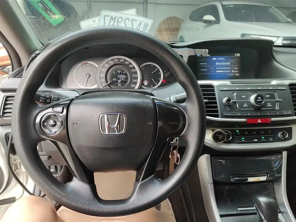 Honda Accord 2014 — фото 10