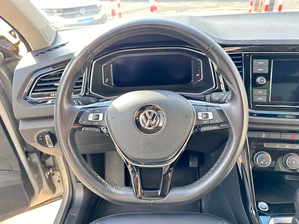 Volkswagen T-Roc 2020 — фото 15