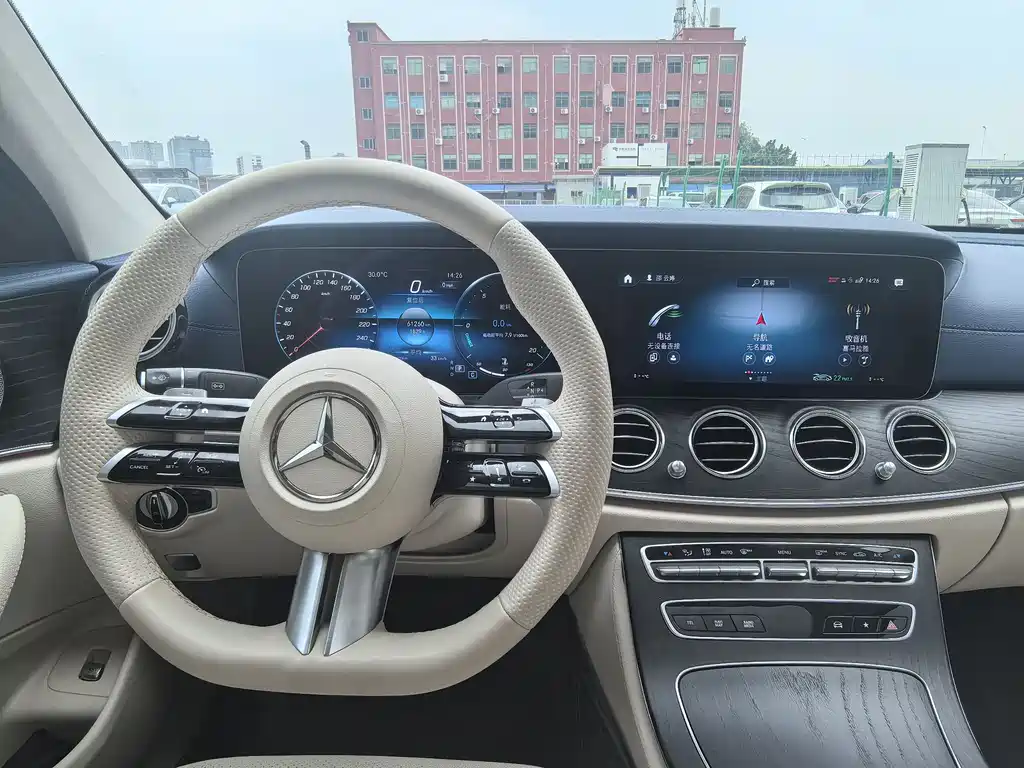 Mercedes-Benz E-Class 2023 — фото 9