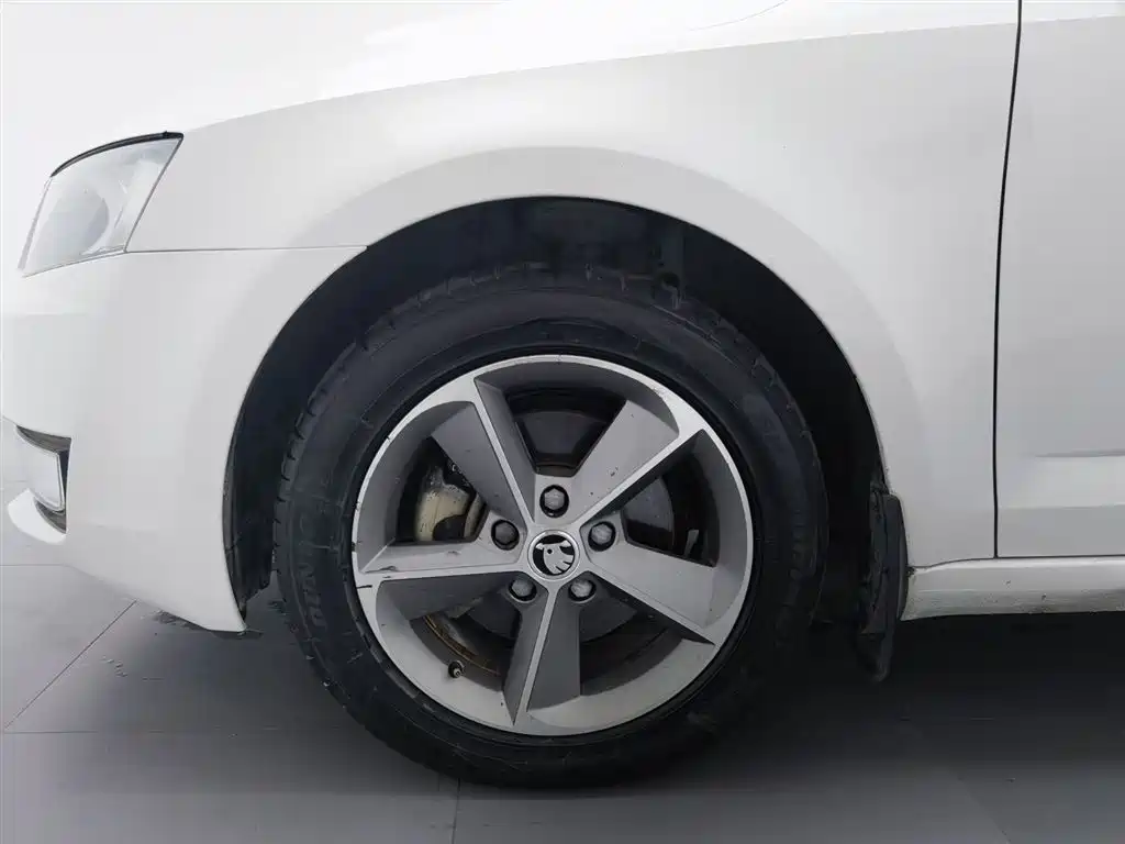 Skoda Octavia 2016 — фото 17
