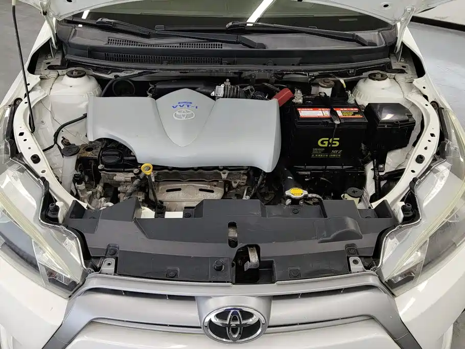 Toyota Yaris L 2014 — фото 10