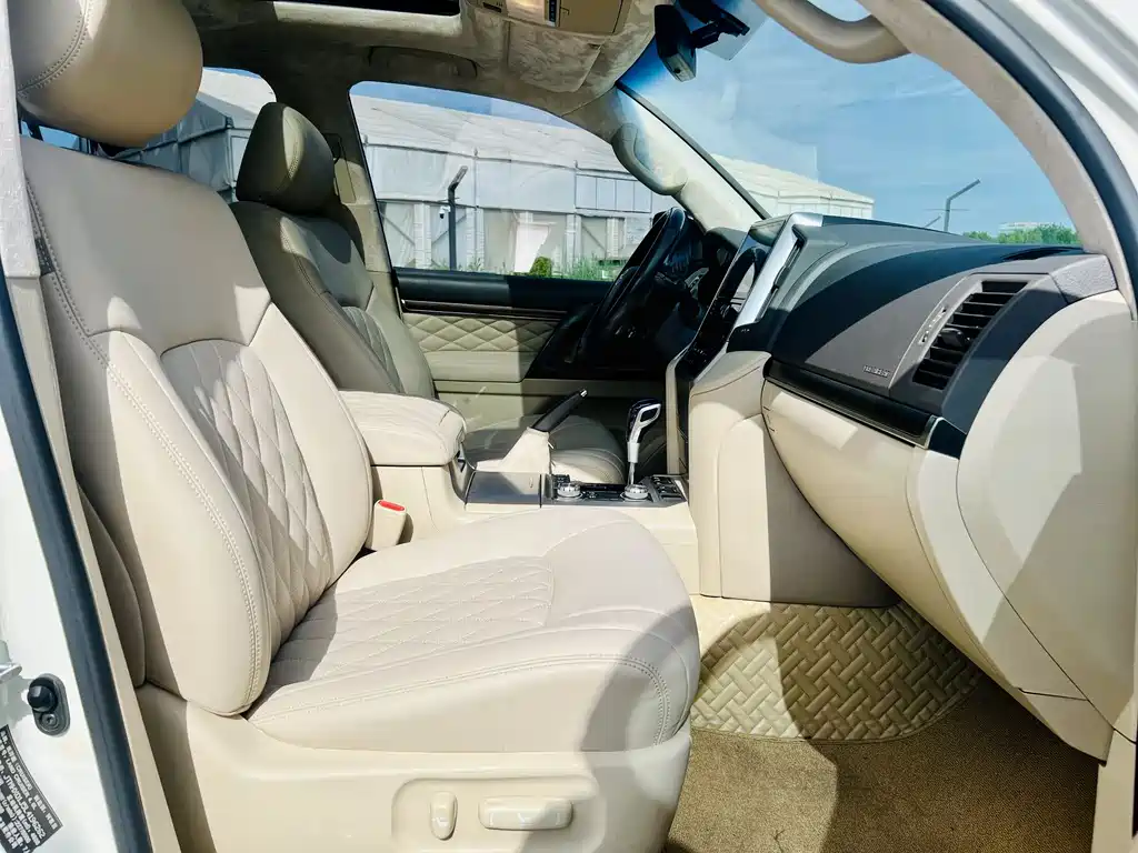 Toyota Land Cruiser 2020 — фото 12
