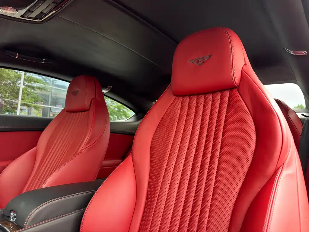 Bentley Continental 2018 — фото 16