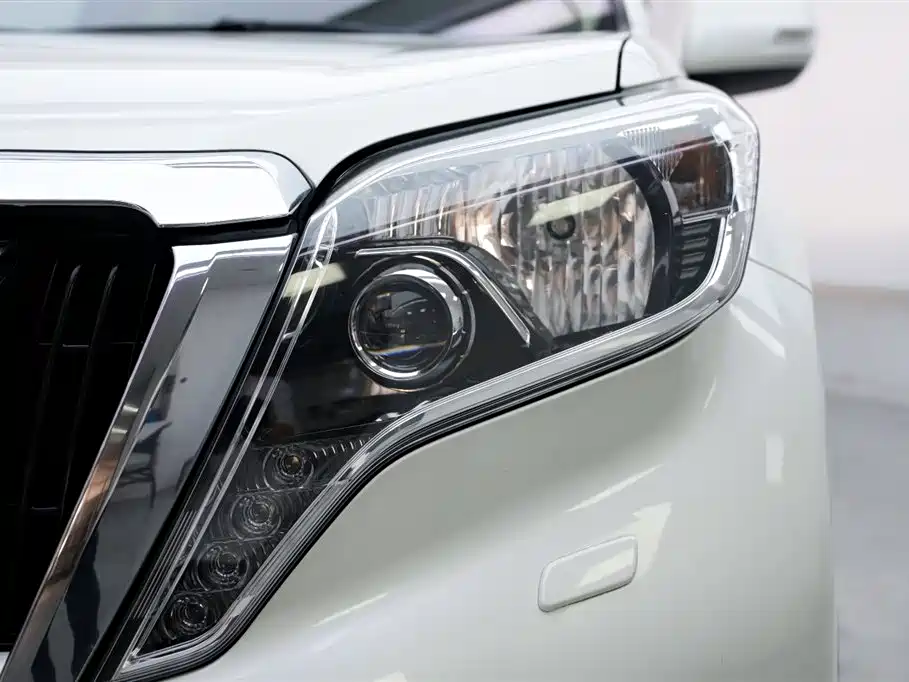 Toyota Prado 2015 — фото 2