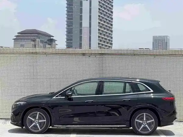 Mercedes-Benz EQS SUV 2026