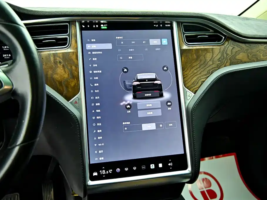 Tesla Model X 2017 — фото 21