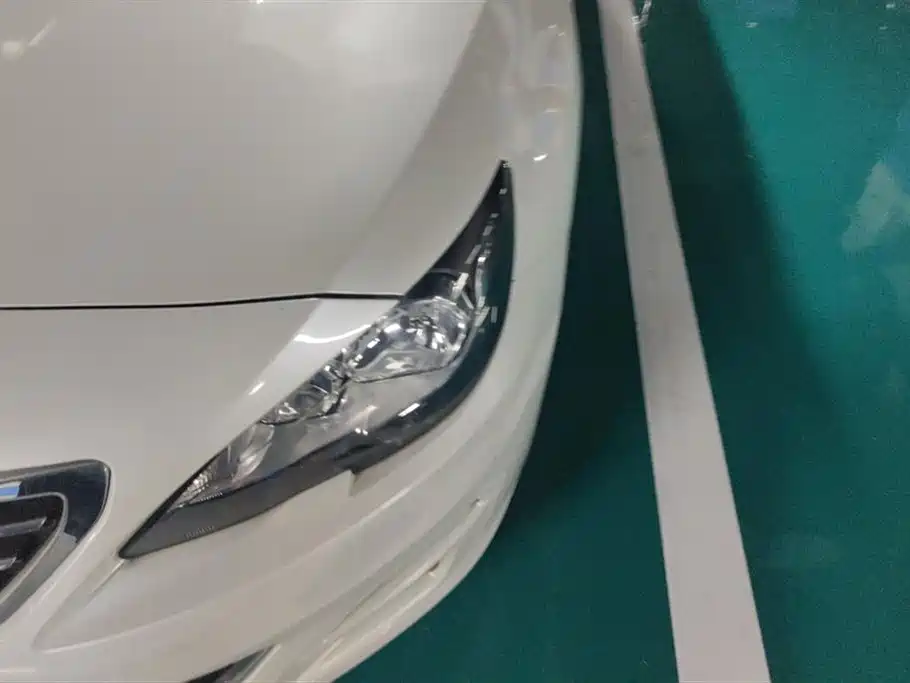 Peugeot 408 2016