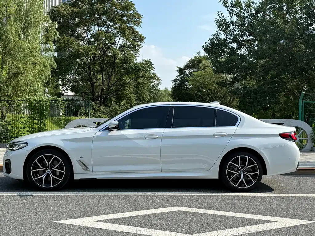 BMW 5 Series 2023