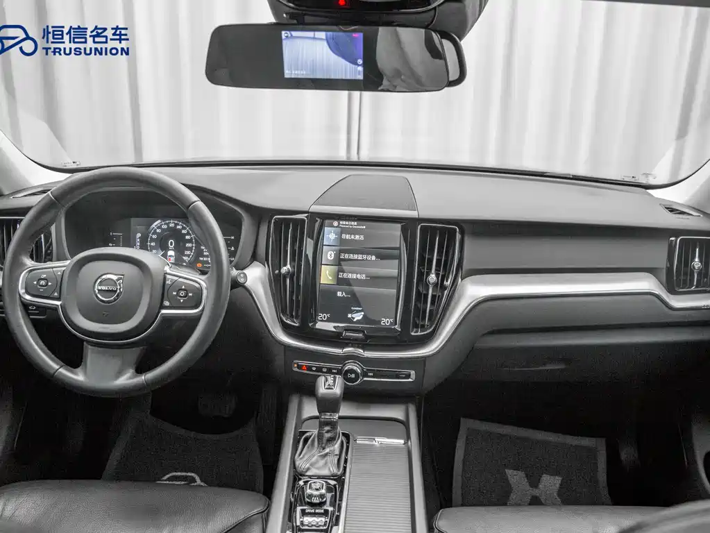 Volvo XC60 2019 — фото 12