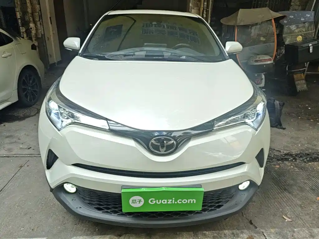 Toyota C-HR 2020 — фото 3