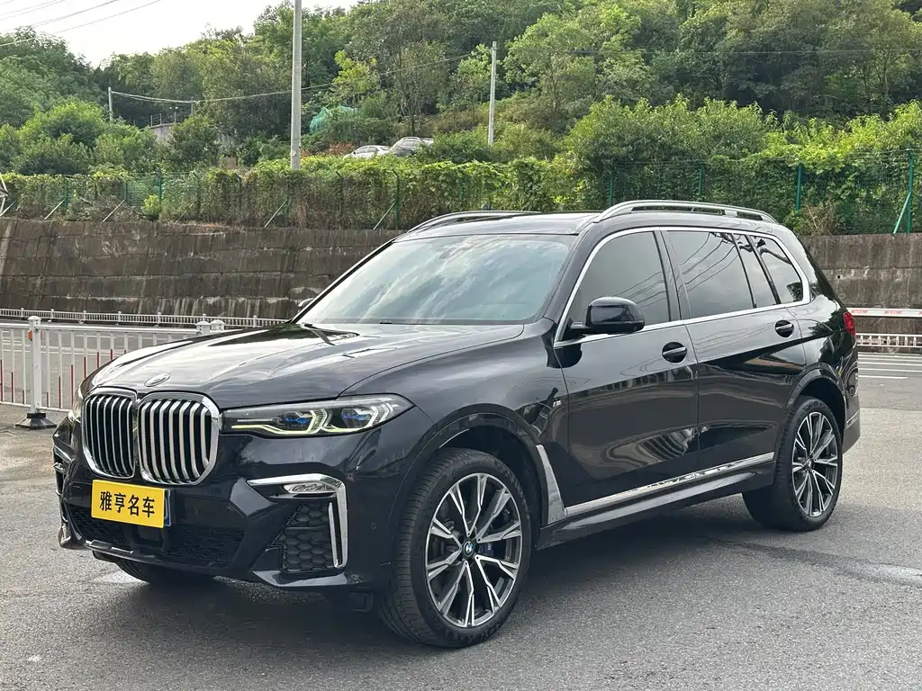 BMW X7 2021 — фото 1