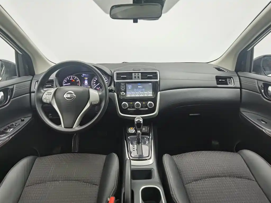 Nissan Tiida 2016 — фото 5