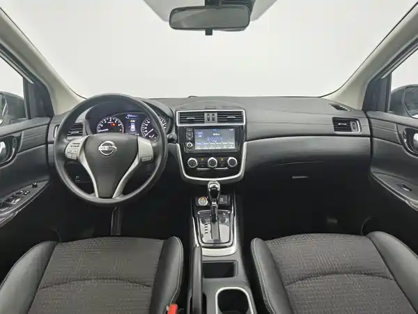 Nissan Tiida 2016