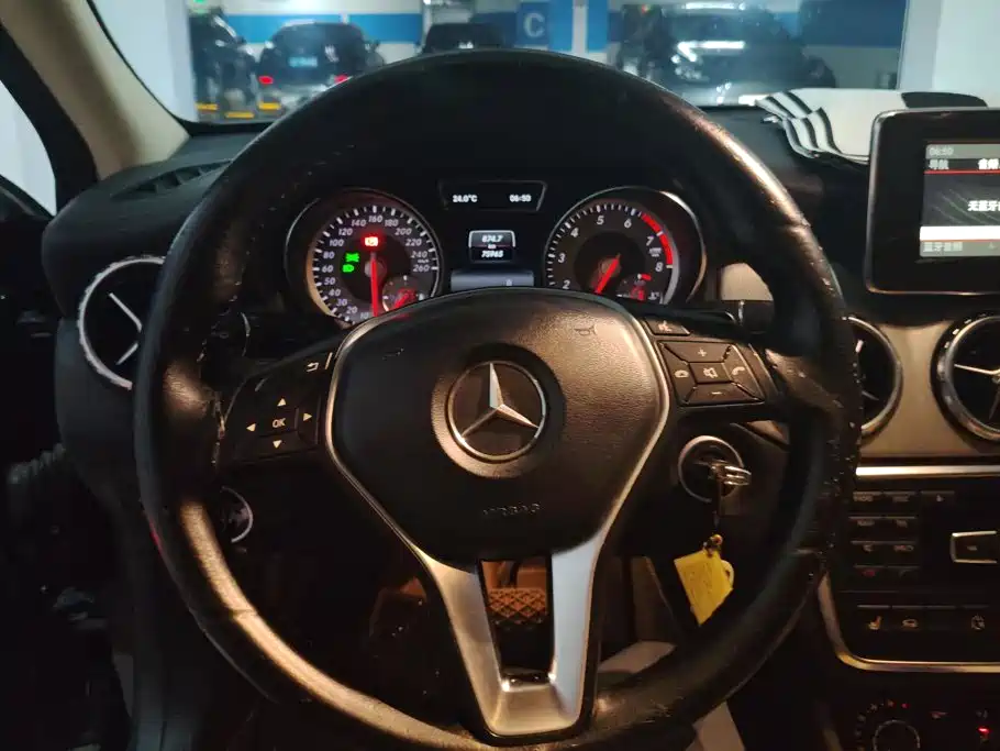 Mercedes-Benz GLA 2016 — фото 15