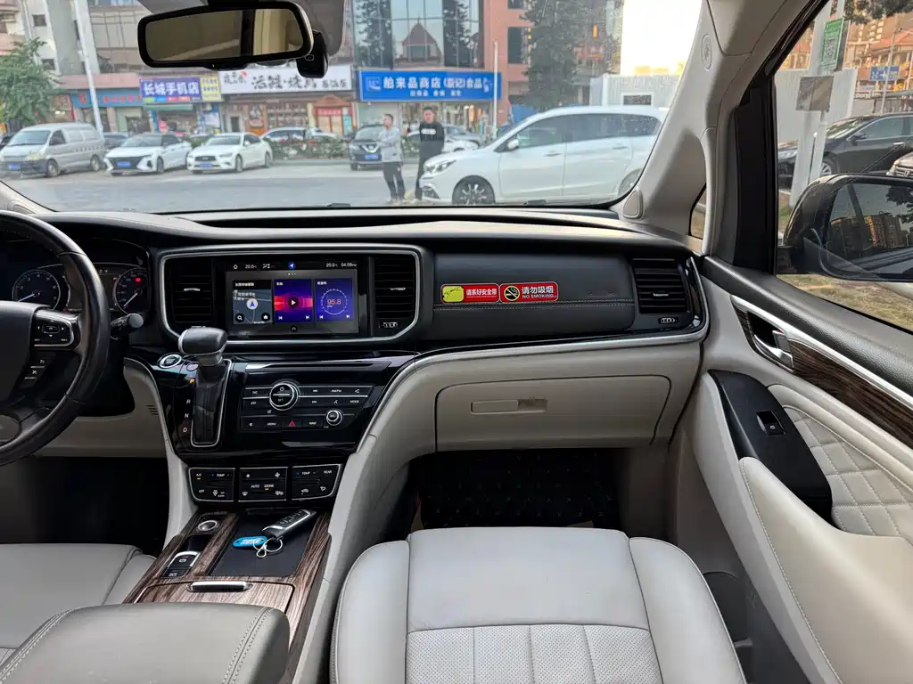 GAC Motor Trumpchi M8 2019 — фото 17